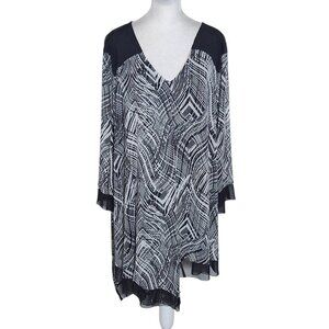 Catherines Black and White Print Mesh Asymmetrical Tunic Size 2X